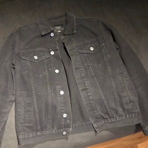 black denim jacket | size m | could fit like a slim large